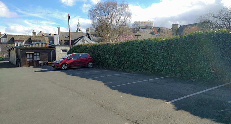 car park to the rear of the guest house