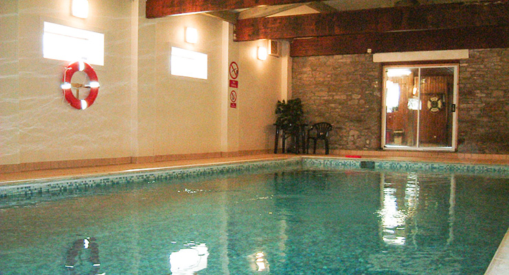 hay-wye swimming pool indoor